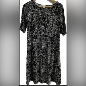 Chico's Black White Floral Beach Graphic Dress - Size 4 (Chico’s Size 0)